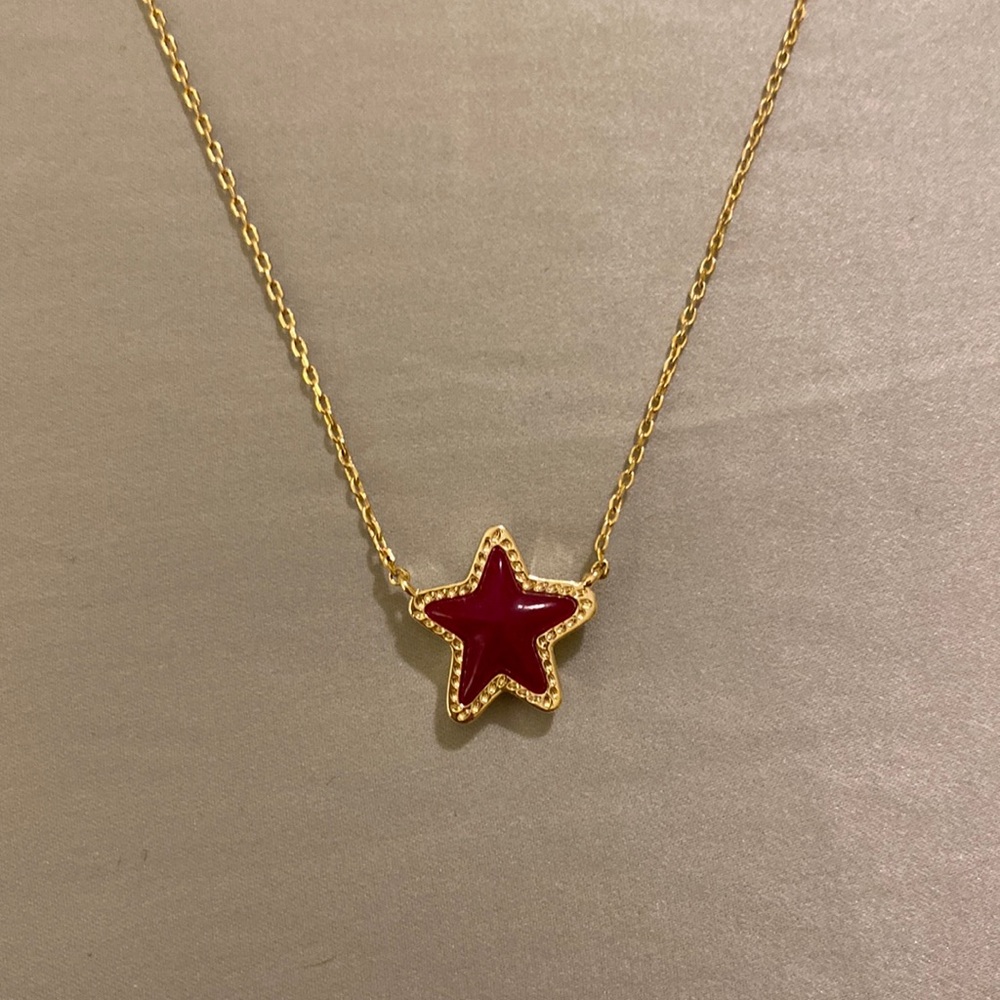 Kendra Scott star necklace